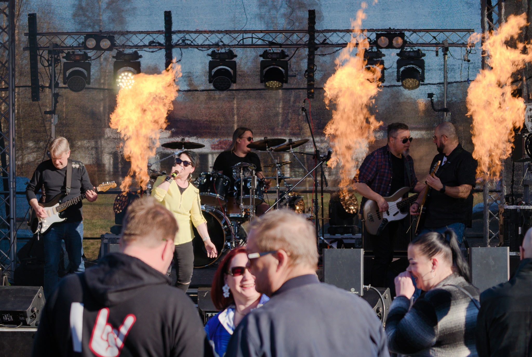 Marella esiintyy Varastofestareilla Ylikiimingissä